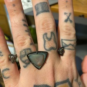 Kendra Scott 2 finger ring